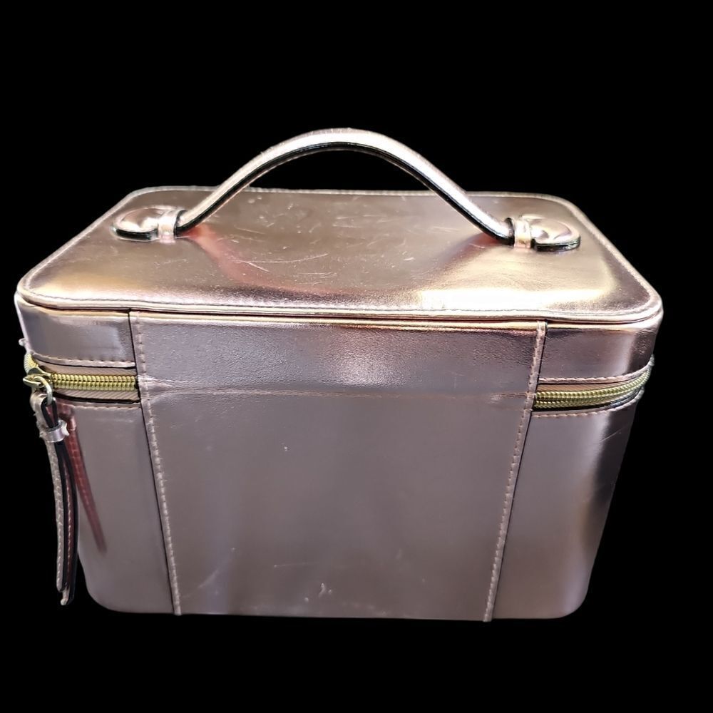 VICTORIA'S SECRET Love Runway Train Case - Picture 2 of 6